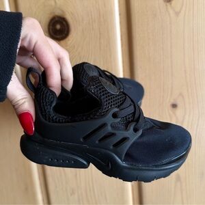 Toddler boy Nike Presto- size 8
